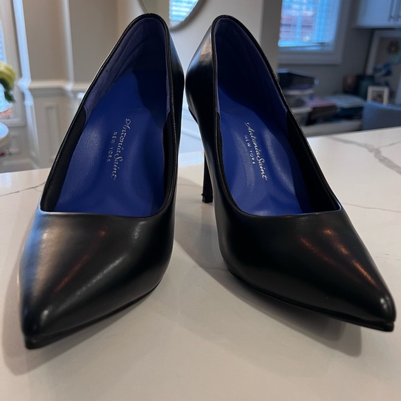 Antonia Saint New York Classic Black Heels - Picture 2 of 7